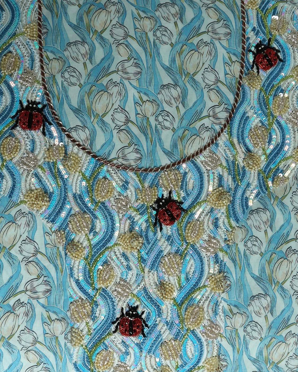 Emirati Vibes – Handcrafted Beaded Detail Piece