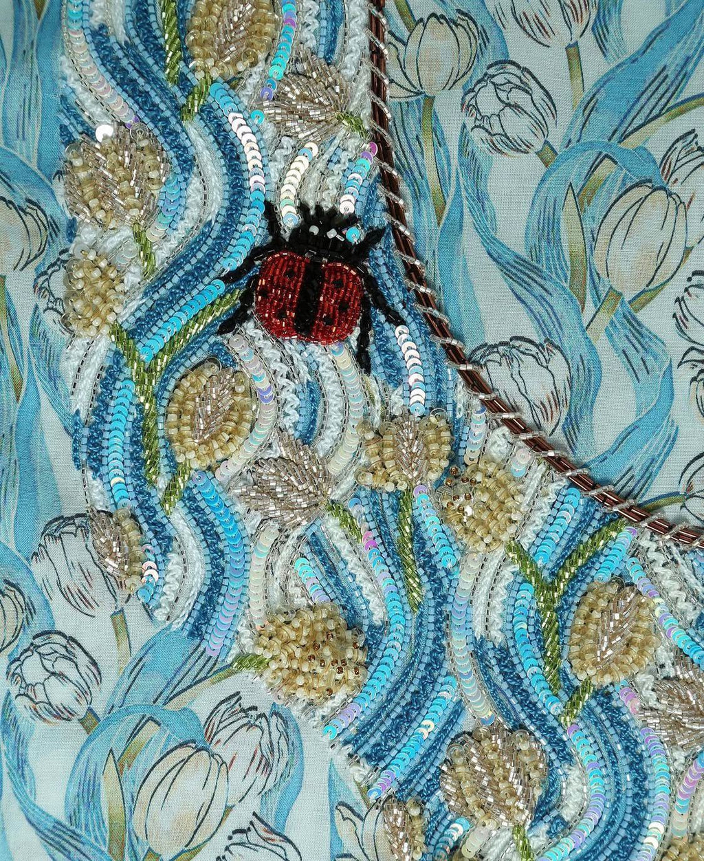Emirati Vibes – Handcrafted Beaded Detail Piece